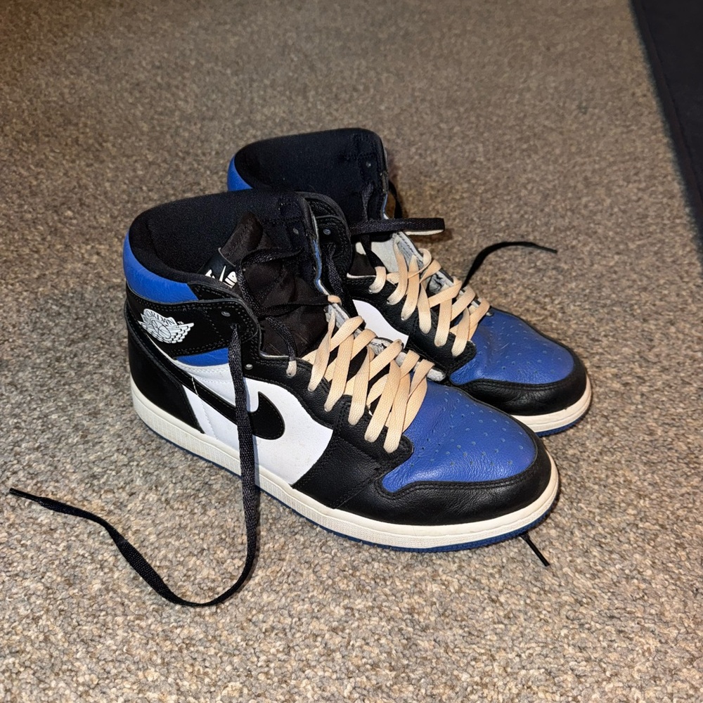 Air Jordan 1 Retro High OG “Royal Toe” Size 9M